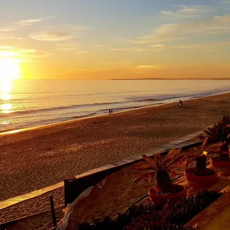 Albufeira, With Terrace, Views, 5 Min To 阿尔布费拉