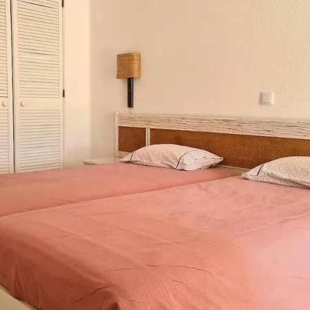 Daire Albufeira, With Terrace, Views, 5 Min To *